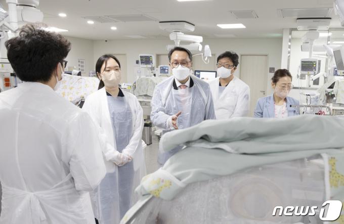 [사진] 분만·신생아 필수의료 현장 찾은 박민수 차관