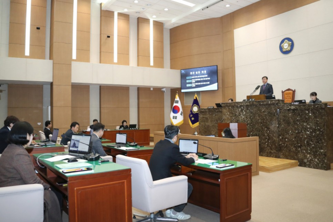 이천시의회가 26일 제2차 본회의를 끝으로 14일부터 시작된 제241회 임시회를 마무리했다. 사진은 '제241회 임시회' 모습. / 사진제공=이천시의회