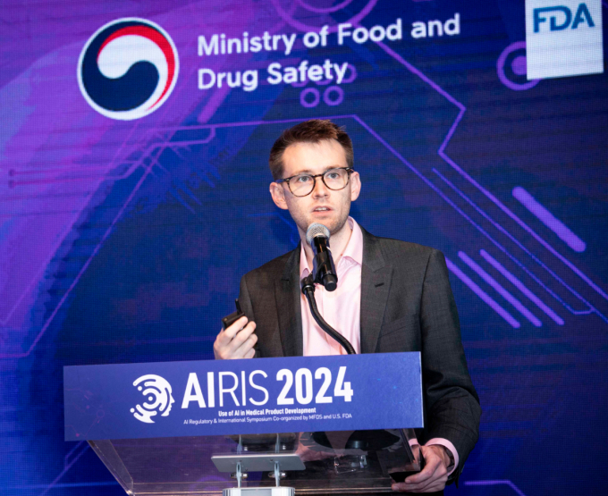 조한 오디쉬 로슈진단 디지털 헬스·혁신 정책 총괄이 심포지엄에서 최신 지견을 공유하고 있다. /사진=한국로슈진단