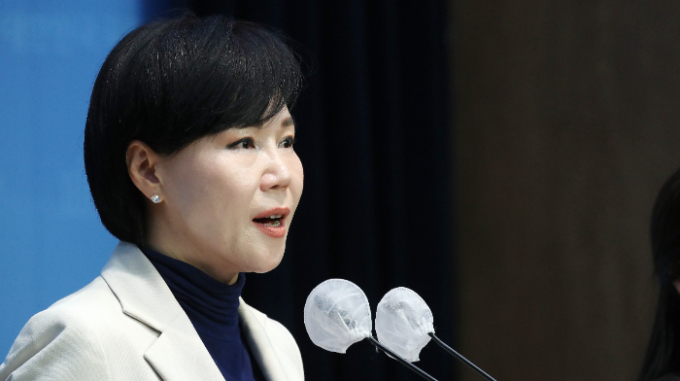 더불어민주당이 전현희 전 국민권익위원장을 서울 중·성동갑에 전략공천한다고 발표했다. 사진은 전현희 전 국민권익위원장이 21일 오후 서울 여의도 국회 소통관에서 기자회견하는 모습. /사진=뉴스1