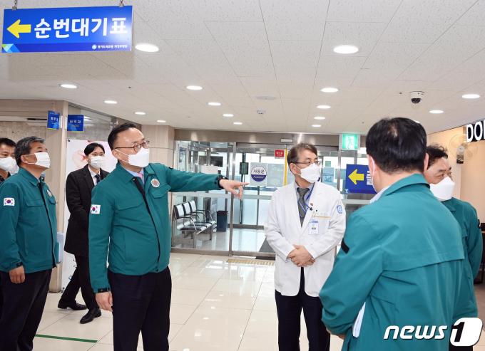 [사진] 경기도의료원 의정부병원 찾은 이한경 본부장