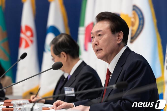 [사진] 중앙지방협력회의 발언하는 윤 대통령