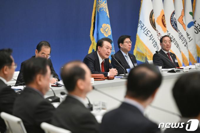 [사진] 윤 대통령, 제6차 중앙지방협력회의 주재