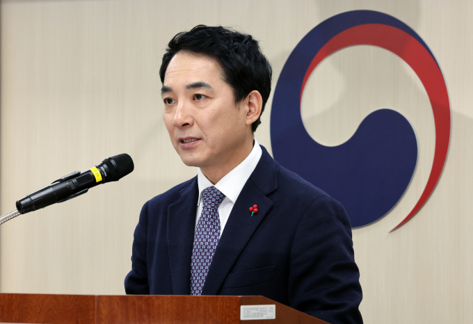 28일 국민의힘 공천관리위원회는 전날(27일) 총선 불출마를 선언한 박민식 전 국가보훈부 장관의 재배치를 검토하겠다고 말했다. 사진은 박 전 장관이 지난해 12월26일 세종시 정부세종청사에서 열린 이임식에서 이임사를 하는 모습. /사진=뉴시스