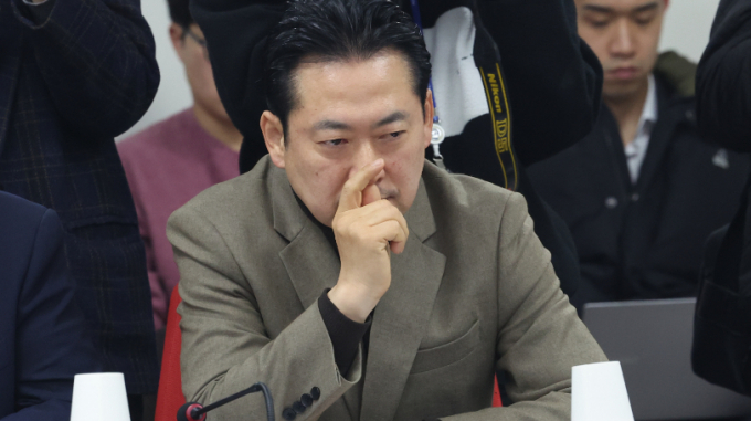 장동혁 국민의힘 사무총장이 28일 서울 여의도 중앙당사에서 비례대표 위성정당 국민의미래에 현역 의원을 보내는 것과 관련해 비례순번 4번을 받고 싶다고 주장했다. 사진은 지난 22일 비상대책위원회의에 참석한 장 사무총장. /사진=뉴스1