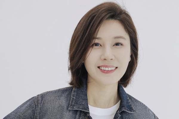 배우 김하늘이 유튜브 채널 '짠한형 신동엽'에 출연해 방송인 신동엽을 예능으로 약 20년만에 만난다. 사진은 tvN 드라마 '킬힐'의 김하늘이 지난 2022년 4월27일 진행된 종영 화상 인터뷰를 위해 포즈를 취한 모습. /사진=머니투데이