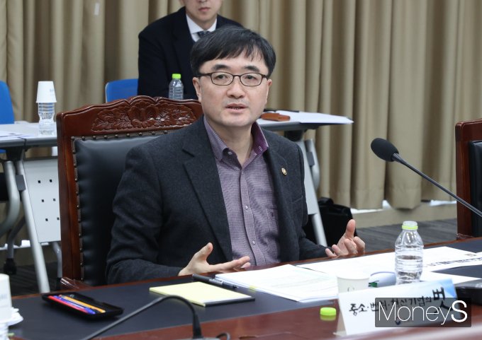 임기근 조달청장은 28일 민생현장소통 첫 행보로 광주·전남을 찾아 혁신기업 및 혁신제품 준비기업 관계자들과 현장간담회를 갖고 인삿말을 하고 있다/사진=광주조달청 제공.