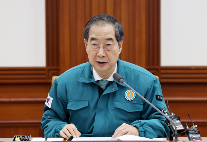 한덕수 국무총리가 집단행동에 나선 전공의들에게 오는 29일까지 본래 자리로 돌아와달라고 요청했다. 사진은 한 총리가 28일 서울 종로구 정부서울청사에서 열린 의사집단행동 중앙재난안전대책본부 회의에 참석해 발언하는 모습. /사진=뉴시스