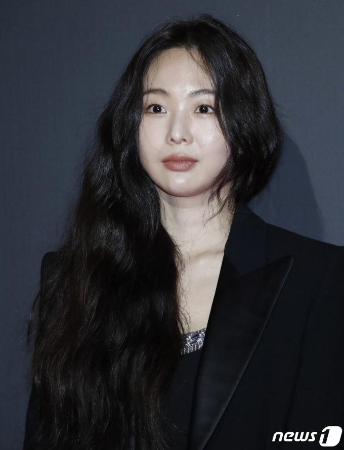 [사진] 금새록, 매혹적인 자태
