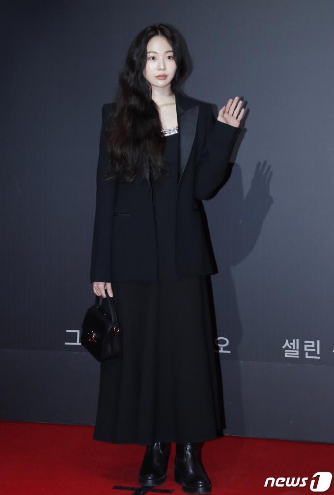 [사진] 금새록, 달라진 분위기
