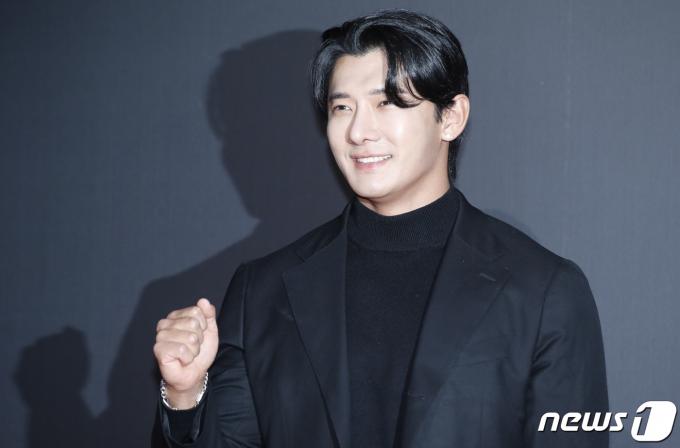 [사진] '솔로지옥3' 이진석, 근사한 미소