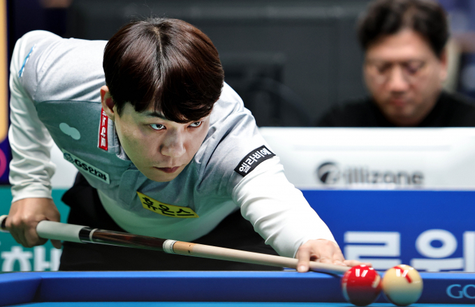 올시즌 마지막 PBA투어인  ‘크라운해태 PBA 챔피언십 2024’ 64강전에서 승부치기로 선수들의 희비가 크게 엇갈렸다. 사진은 지난 28일 64강전에서 승리한 최성원의 경기 모습. /사진=PBA 제공 