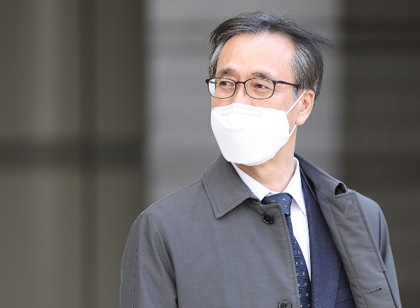 국민의힘 한동훈 비대위장에 대한 독직폭행 혐의 무죄가 확정된 정진웅 검사가 정직 2개월의 중징계를 받았다. /사진= 뉴스1