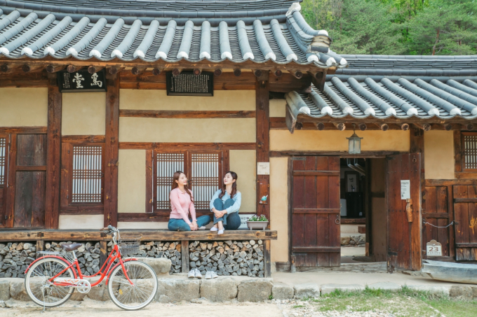 무섬마을 고택에서의 쉼, 봄바람이 더욱 따사롭다. /사진=영주시청