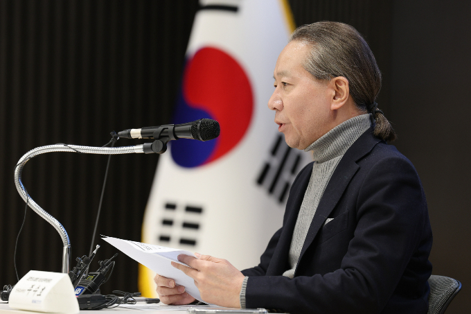 대한의사협회(의협) 비상대책위원회는 29일 오후 브리핑을 통해 "내일부터 수련병원의 인턴·전공의·전임의들이 사라질 것"이라고 경고했다. 주수호 의협 비상대책위원회 언론홍보위원장이 이날 오후 서울 용산구 대한의사협회 회관에서 의협 비대위 정례브리핑을 하고 있다. /사진=뉴스1