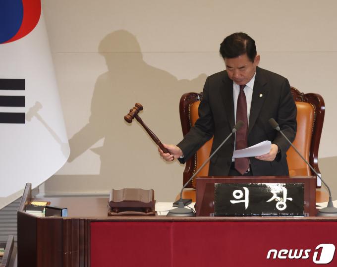 [사진] 국회 '쌍특검법' 재표결서 모두 부결…최종 폐기