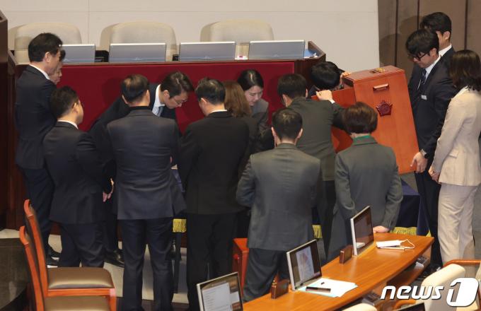 [사진] 대장동·김건희 ‘쌍특검법’, 국회 재표결서 부결돼 폐기