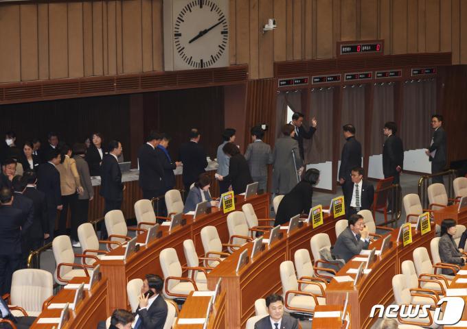 [사진] ‘쌍특검법’ 부결…법안 결국 폐기