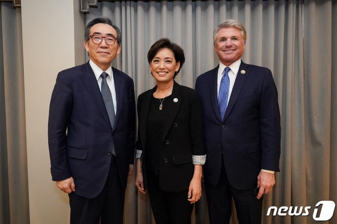 [사진] 미 하원 외무위원장 및 인테소위원장 만나는 조태열 외교부 장관