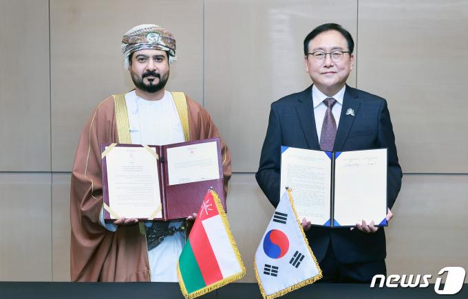 [사진] 오만과 무역투자촉진프레임워크 MOU 체결한 산업통상자원부