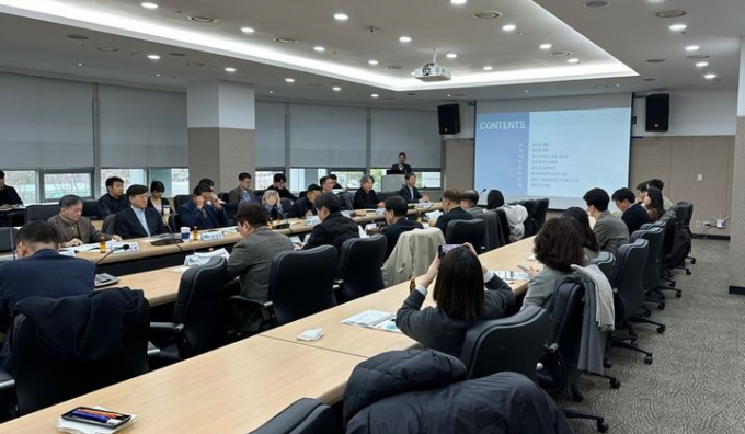 경기도는 29일 경기도경제과학진흥원에서 열린 '경기국제공항 건설을 위한 비전 및 추진방안 수립 연구용역' 중간보고회를 열었다. / 사진제공=경기도