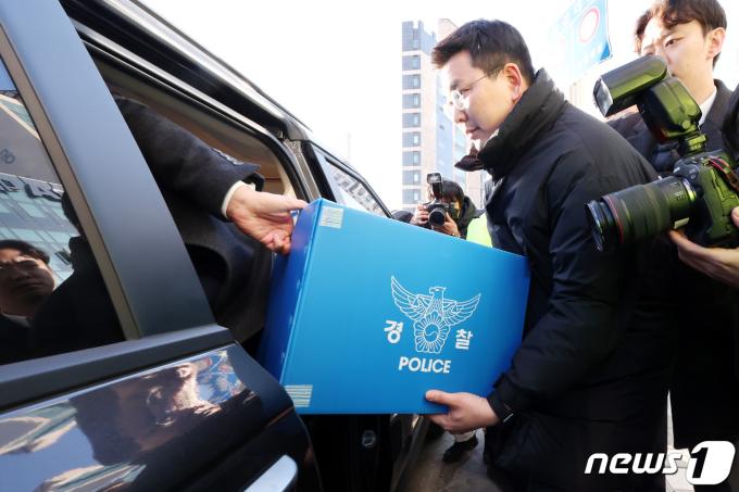 [사진] 의협 압수수색 마친 경찰