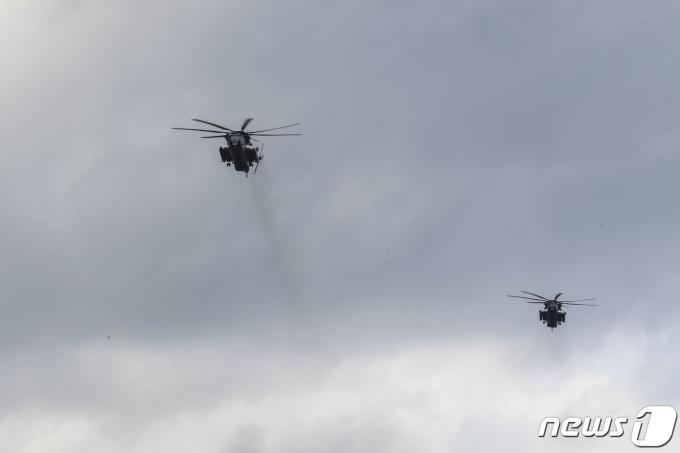 [사진] 공중 돌격하는 미군 CH-53 헬기
