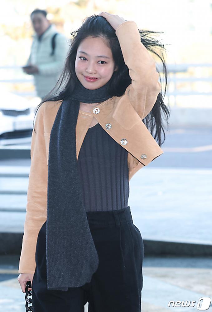 [사진] 파리 향하는 제니