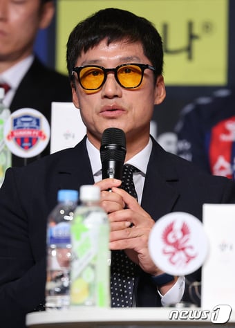 26일 서울 중구 더플라자 호텔 그랜드볼룸에서 열린 '하나은행 K리그1 2024 미디어데이'에서 광주 FC 이정효 감독이 각오를 밝히고 있다. 2024.2.26/뉴스1 ⓒ News1 김진환 기자