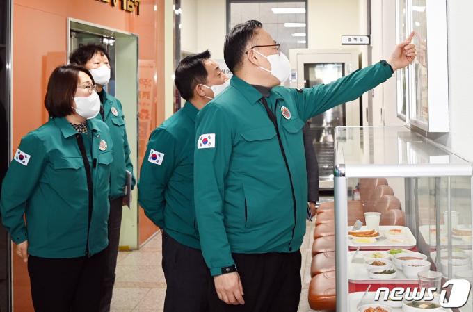 [사진] 대전 서구보건소 점검하는 이한경 본부장