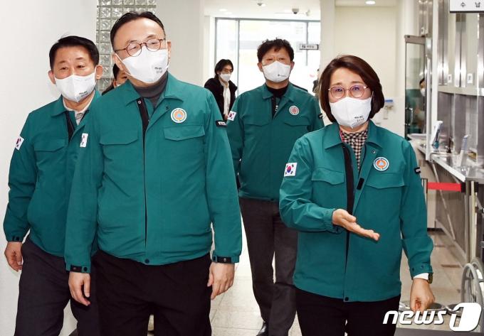 [사진] 대전 서구보건소 점검하는 이한경 본부장