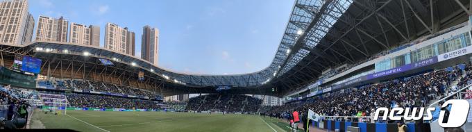 [사진] 다시 시작된 축구 열기