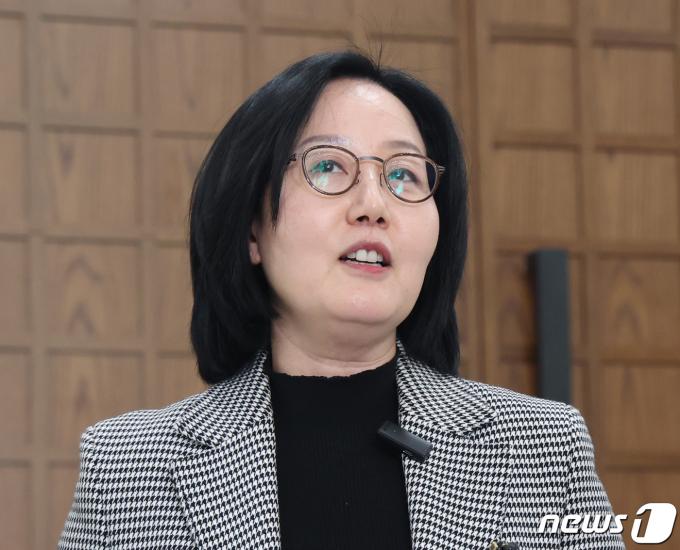 김현아 전 미래통합당(현 국민의힘) 의원이 23일 서울 여의도 국회 소통관에서 국민의힘 경기 고양정 단수공천 재검토 관련 기자회견을 하고 있다. 2024.2.23/뉴스1 ⓒ News1 송원영 기자