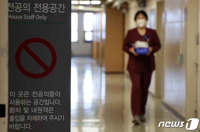 [사진] '전공의 복귀는 언제쯤?'