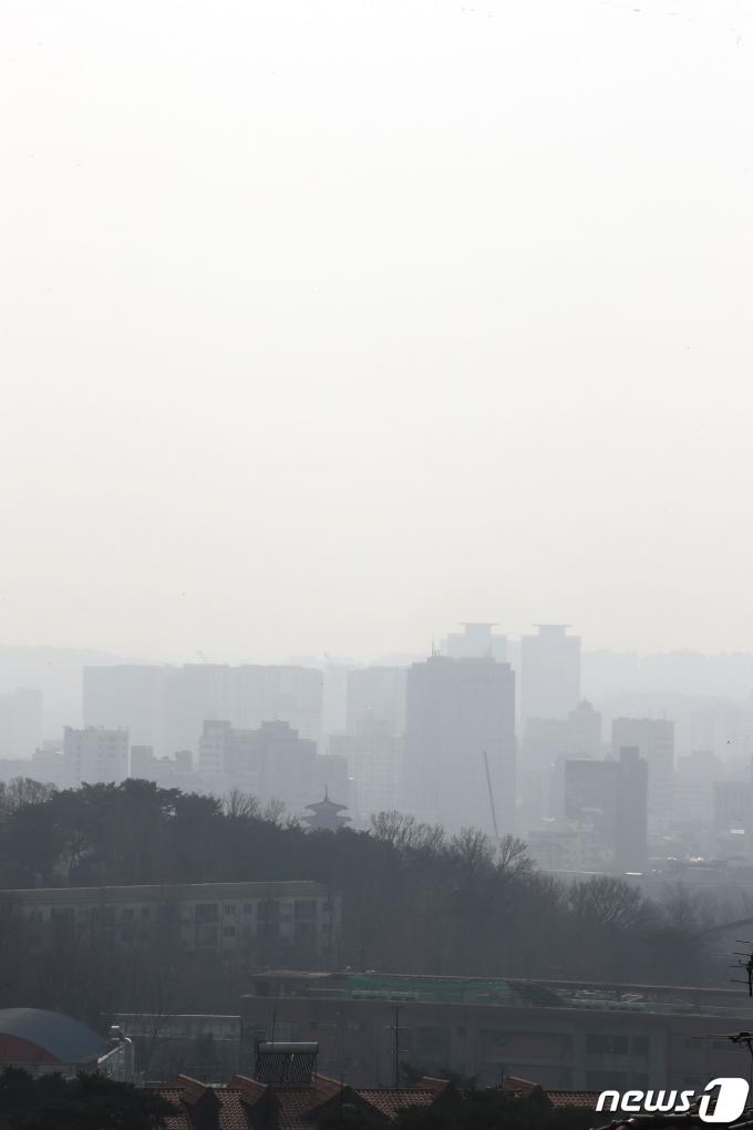 [사진] 희뿌연 미세먼지 가득