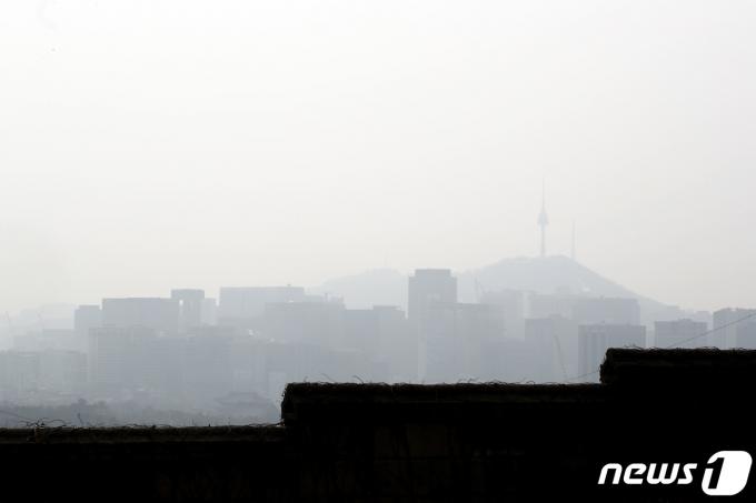 [사진] 추위 물러가고 찾아온 미세먼지