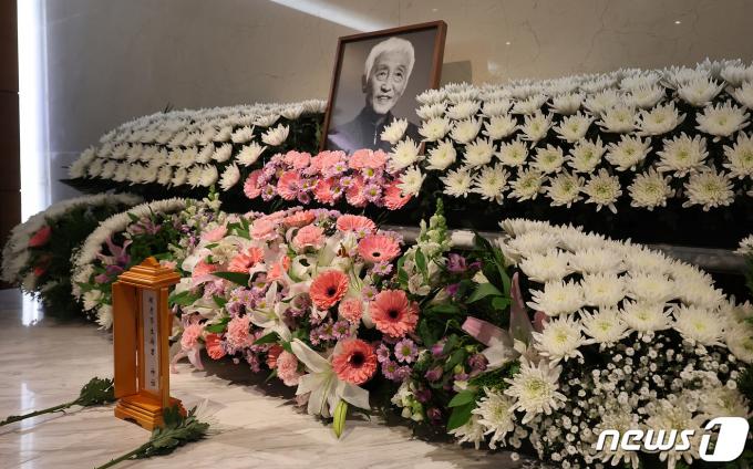 [사진] '연극계 거목' 오현경, 잠들다