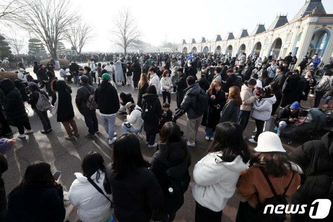 [뉴스1 PICK]‘잘가 푸바오’ 오늘 마지막 공개…4월 중국으로 떠난다