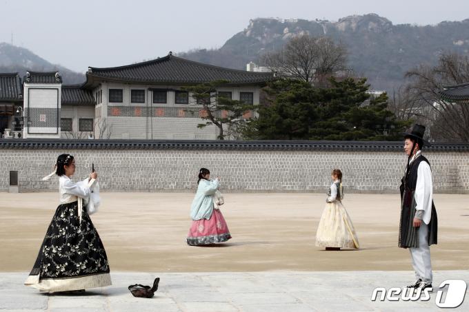 [사진] '남는건 사진'