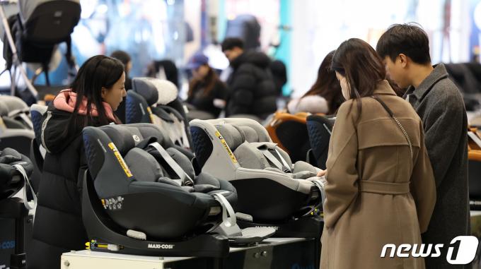 [사진] '우리 아기 안전을 위해'