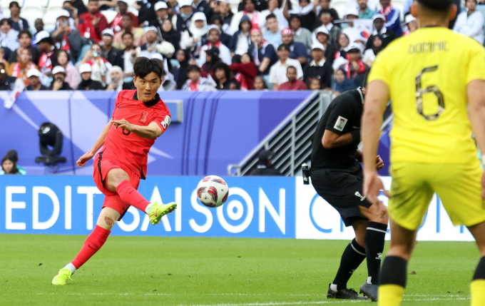 세르비아 프로축구 FK 츠르베나 즈베즈다에 소속된 축구 국가대표 미드필더 황인범이 시즌 3호골을 터뜨리며 팀 승리에 기여했다./사진=뉴스1