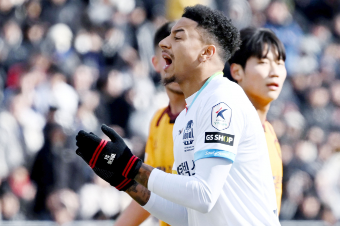 프로축구 K리그 FC서울과 광주FC는 지난 2일 하나원큐 K리그1 2024 1라운드 경기를 펼쳤다. 이날 잉글랜드 프리미어리그(EPL) 명문 맨체스터 유나이티드 유스 출신 제시 린가드가 FC서울로의 이적 후 처음 치르는 경기로 화제를 모았다./사진=뉴시스