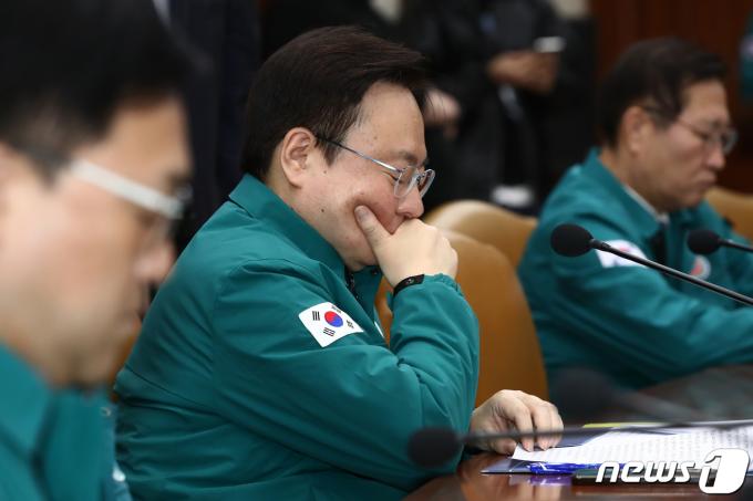 [사진] 조규홍 장관 '고심'