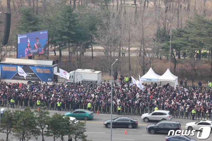 [사진] 분노한 의사 2만명 여의도에 모였다