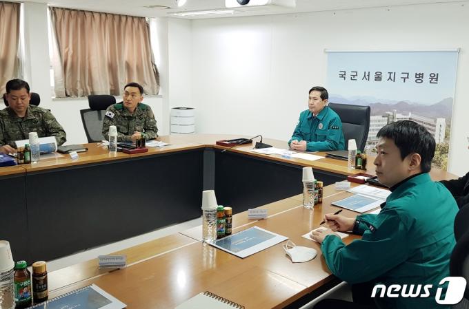 [사진] 김선호 국방차관, 서울지구병원 방문