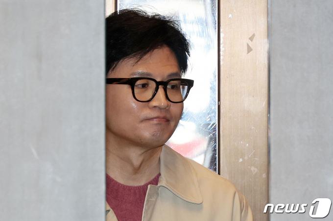 [사진] 출근하는 한동훈 비대위원장