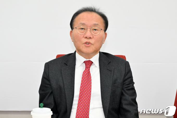[사진] 발언하는 윤재옥 원내대표