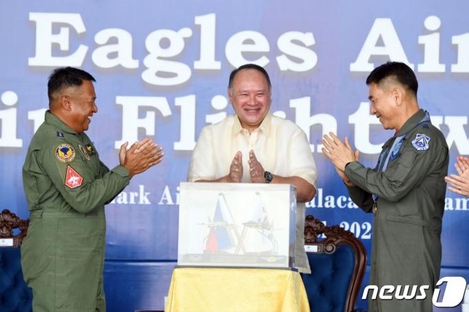 [사진] 한-필리핀 수교 75주년 축하하는 공군