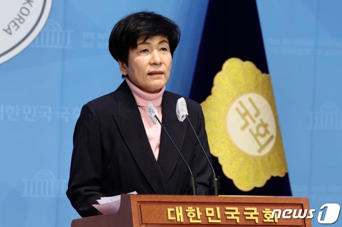 [사진] '채용비리' 해명하는 김영주