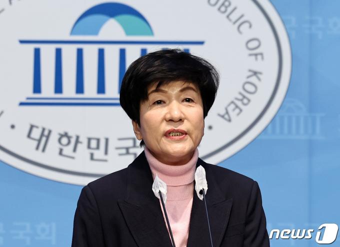 [사진] 채용비리 해명하는 김영주